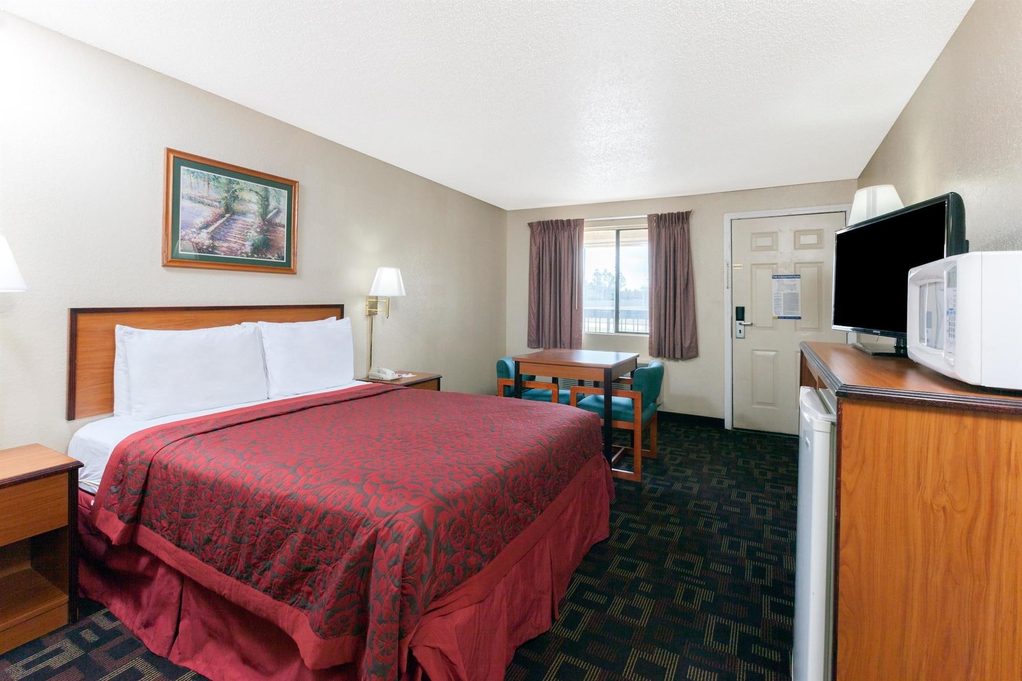Days West Hotel 2*