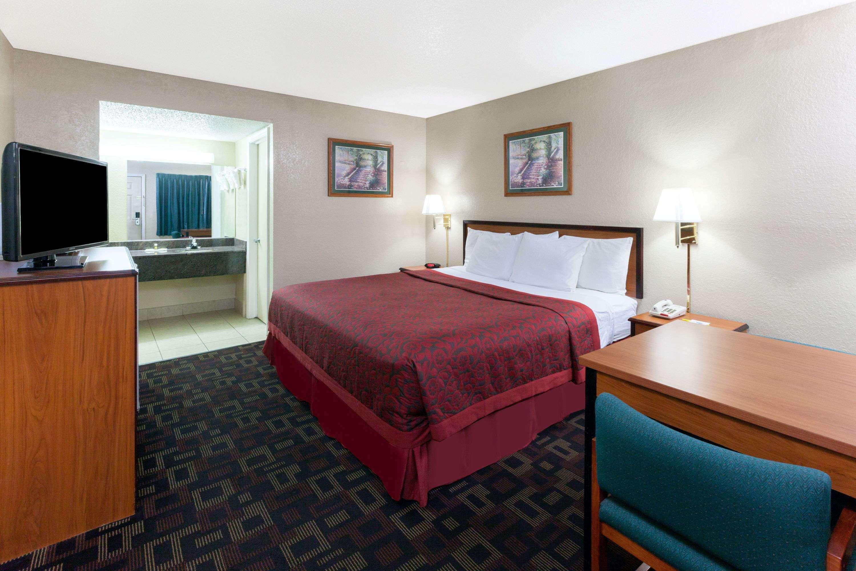 Hotel Days West Oklahoma City