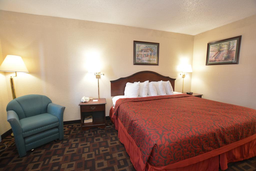 Hotel Days West Oklahoma City